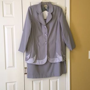 Suit Candlelight & Champagne skirt set